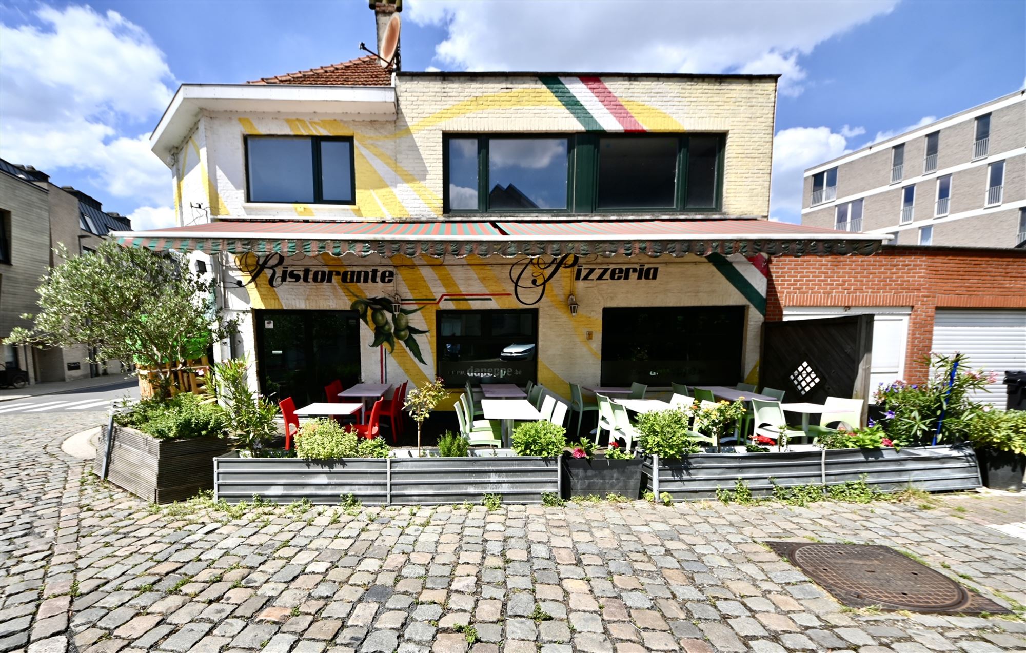 Handelspand met restaurant en appartement - foto 2