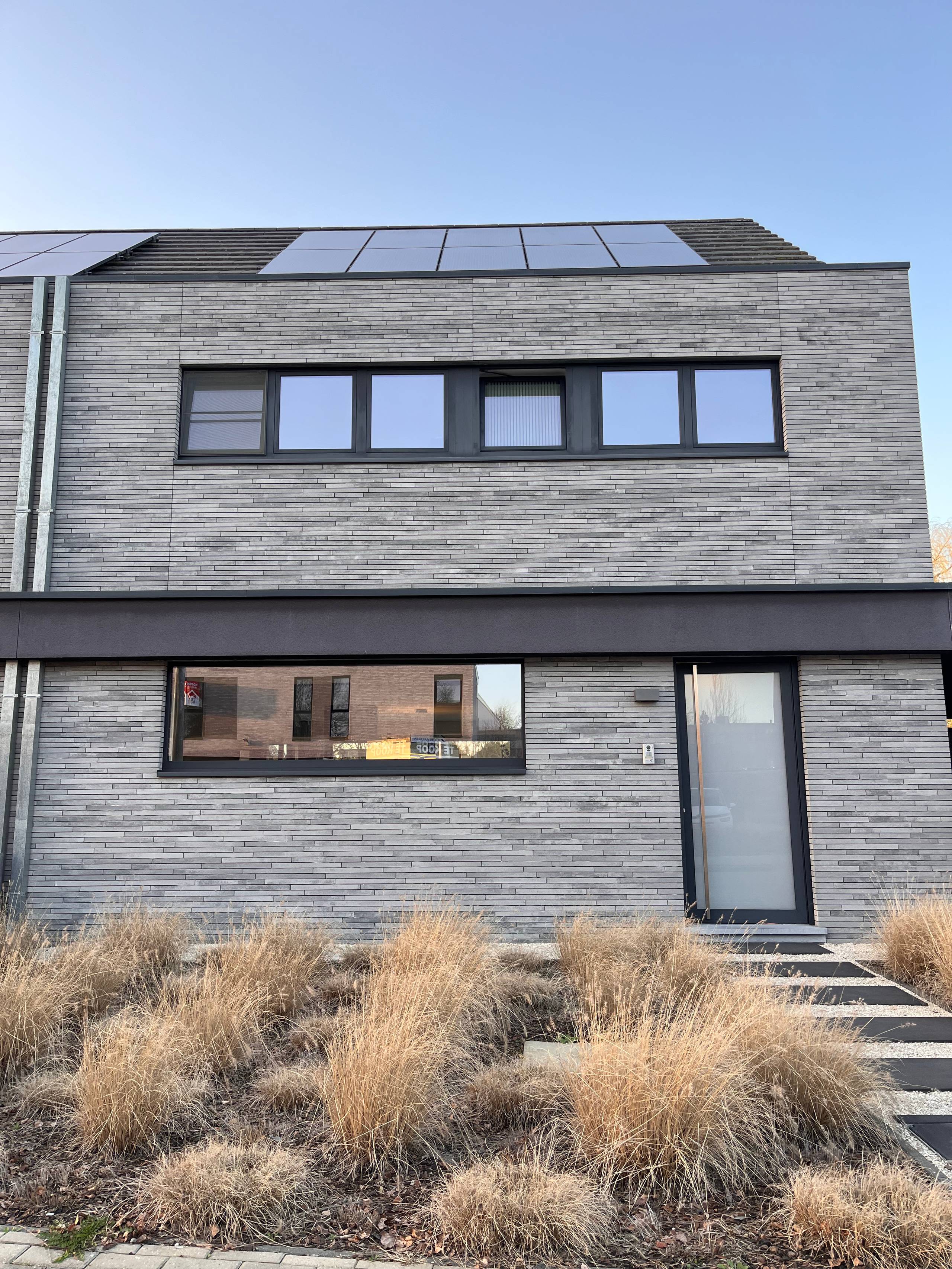 Luxe halfopen bebouwing met carport, tuin en ruime zolder - photo 3