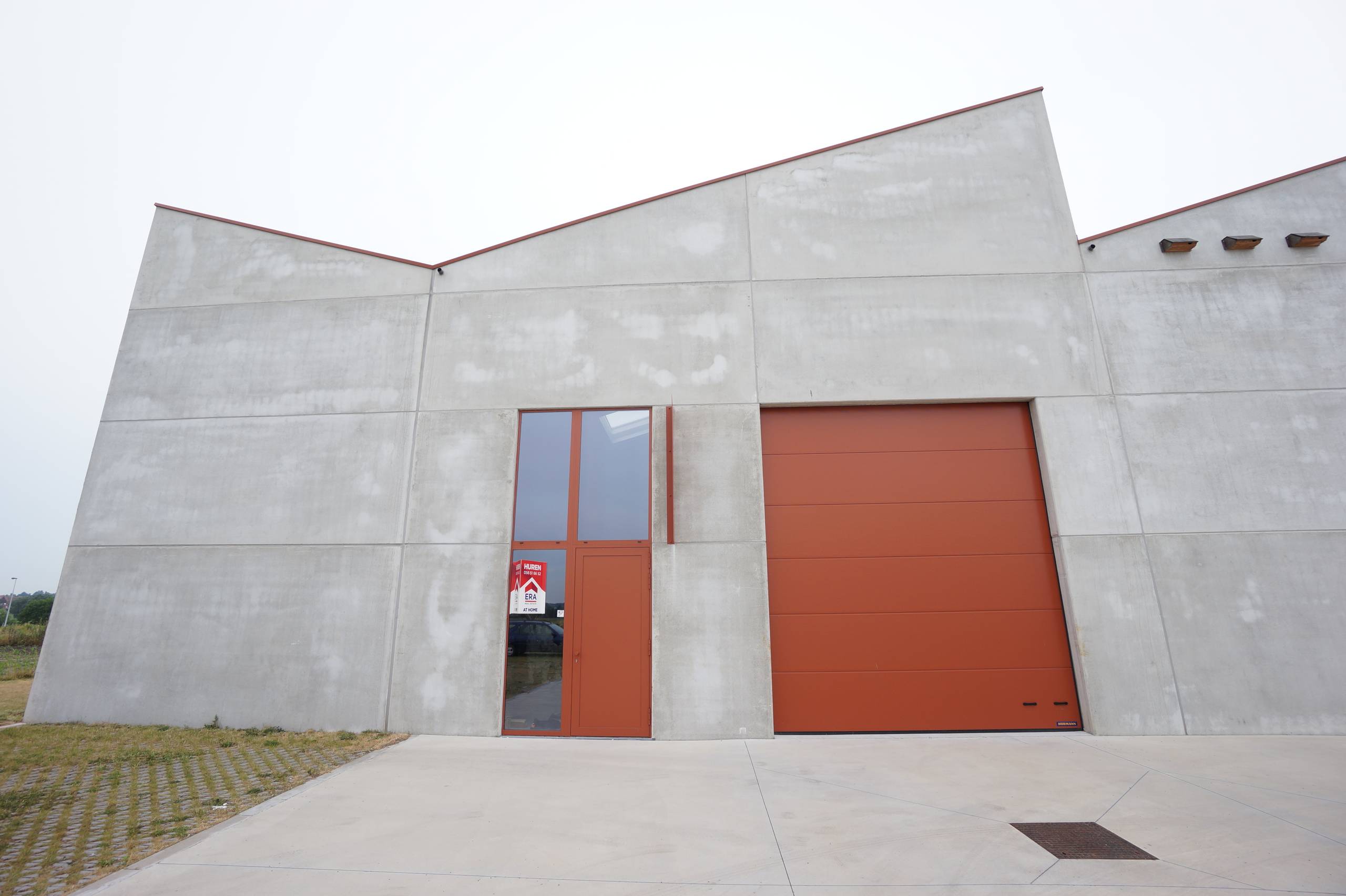 Wervik - Loods te koop met 2 staanplaatsen - foto 2