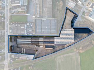 Op de rand van Tielt bevindt zich deze indrukwekkende bedrijvensite met een totale perceeloppervlakte van 21.445 m². De site omvat een...