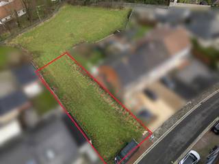 Bent u op zoek naar een ruime bouwgrond op een boogscheut van Kortrijk? Bekijk dan zeker dit aanbod in Gullegem. Dit perceel is ideaal gelegen...