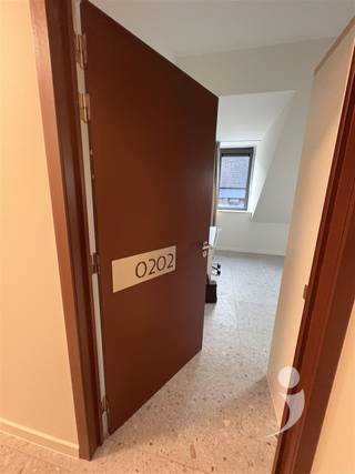 ** Alleen voor studenten Ben je nog op zoek naar een comfortabele en centraal gelegen studentenstudio dit academiejaar? Dan is deze lichtrijke en...