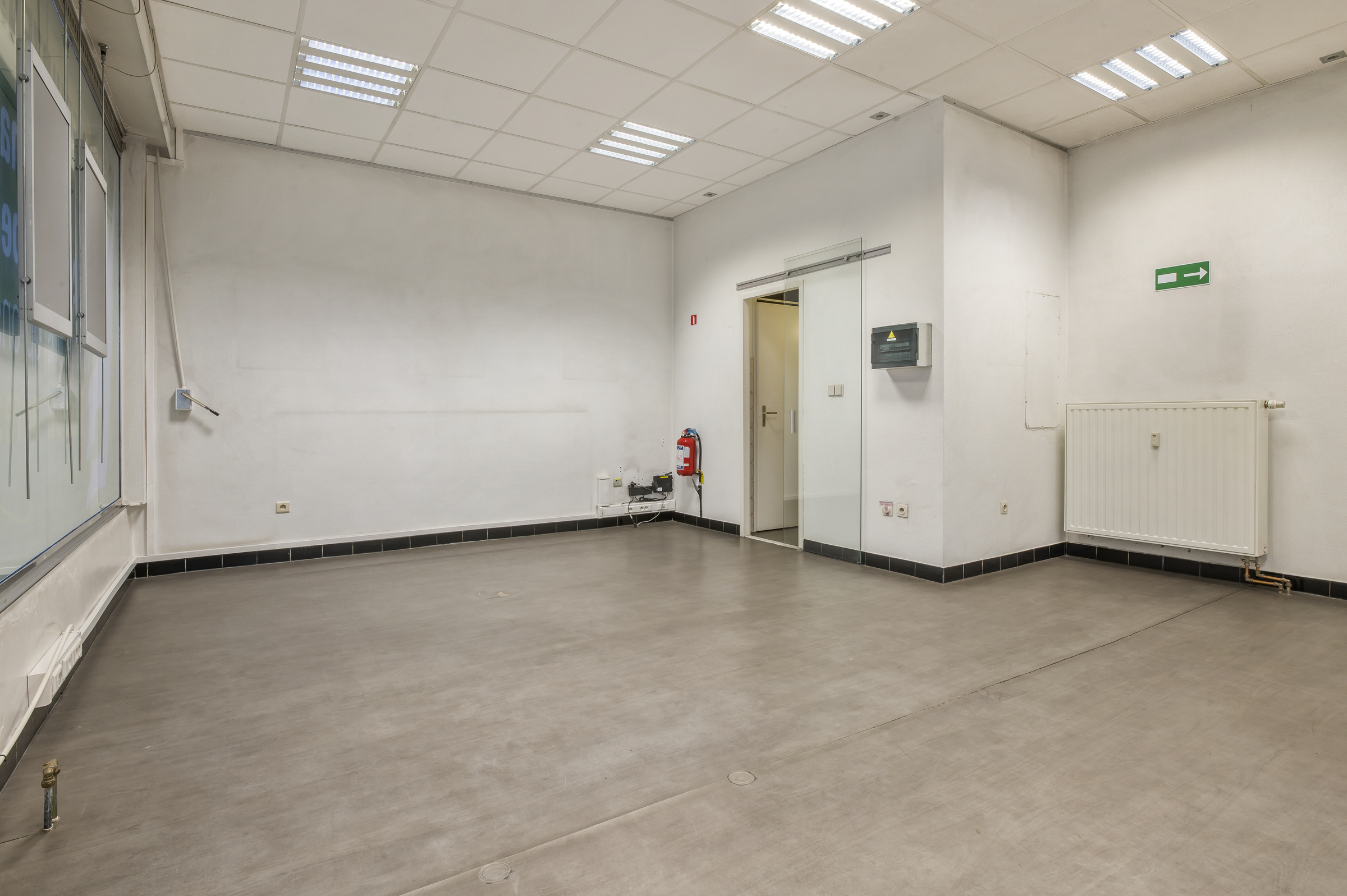 Commercial for rent in Ghent - photo 3