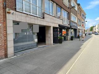 Een winkelruimte gelegen in het centrum van Brasschaat, vlakbij "Leonidas", "Sony Hifinesse", "Bjorn Borg", "Casa", "Hema", "Kruidvat",...