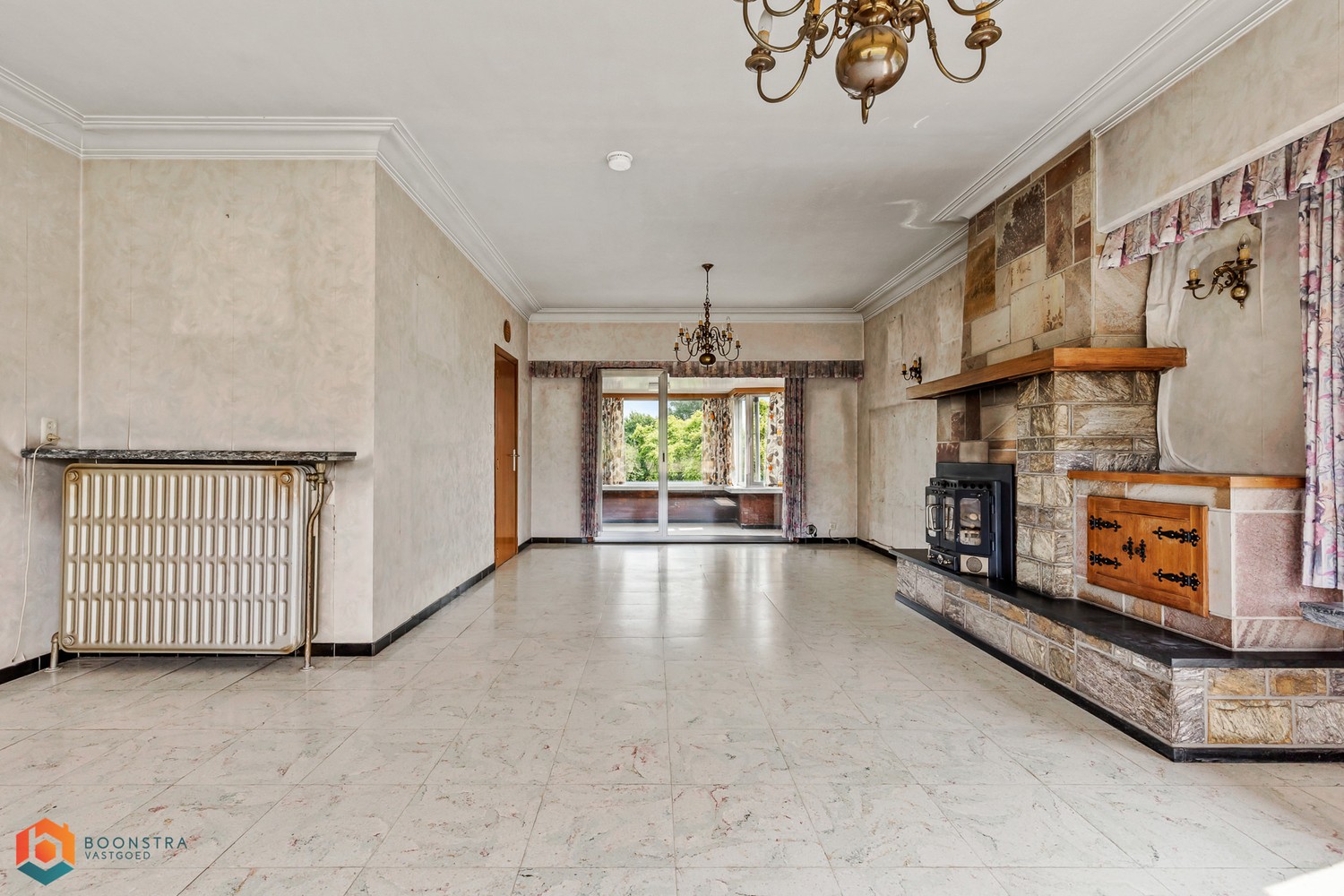 Charmante gezinswoning met 2 (mogelijks meer) slpkrs op een perceel van 4895 m². - foto 4
