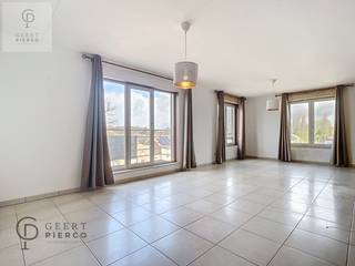 Dit ruime appartement is gelegen het Bronplein te Landen. Hier kan je alles op wandelafstand vinden: winkels, supermarkten, horeca en het...