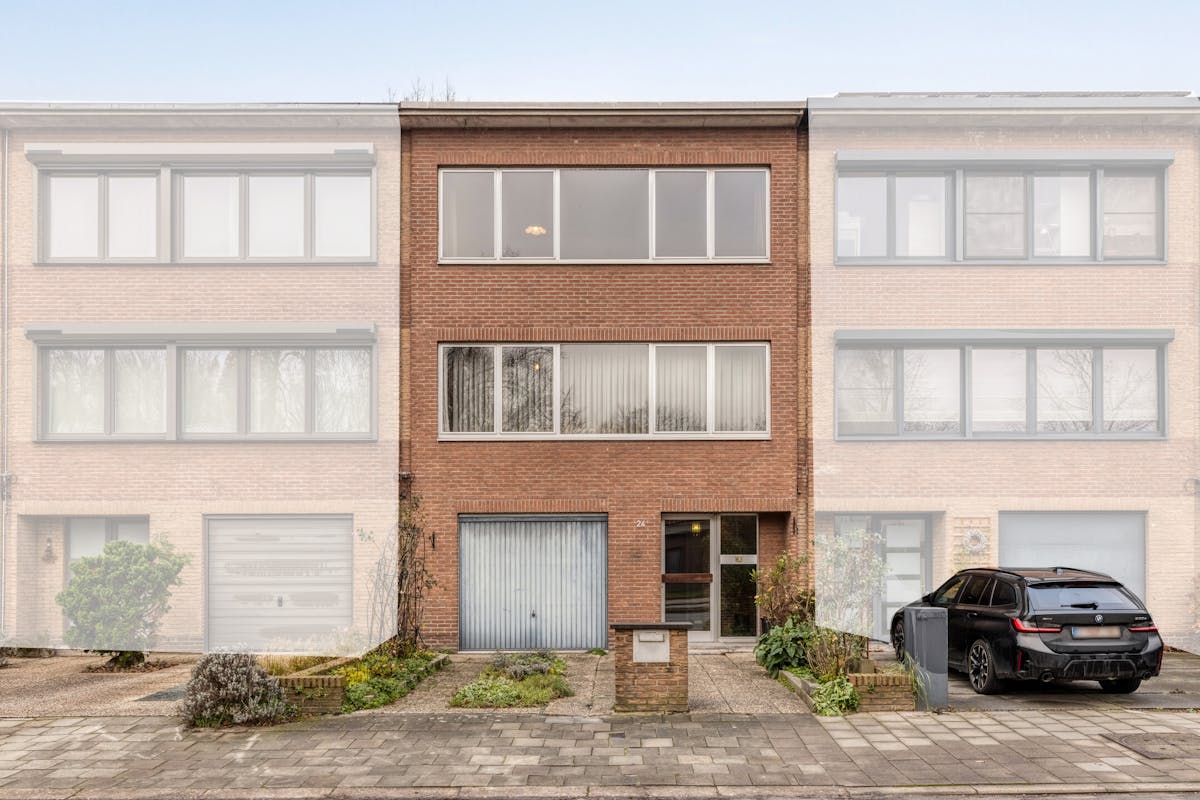 Lichtrijke te renoveren woning te koop in Wilrijk - foto 1