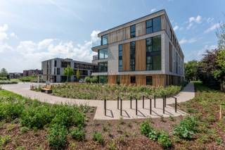 Te huur in Brugge – 2 slaapkamer nieuwbouw appartement in project LUUXModern wonen op een toplocatie vlak bij het historisch centrum.Welkom in LUUX,...