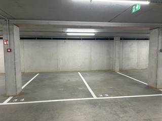 In het nieuwbouwproject De Wastuin komen er enkele ondergrondse autostaanplaatsen te koop. Deze zijn op enkele meters van 't Groen Kwartier en Berchem Station gelegen. Voor meer info: wonen@fidesinvest.be of 03/232.54.00
