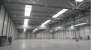 - magazijn 7.700m²<br />- 6 loskades<br />- luifel en terrein <br />- langs de E313