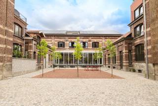 Dit prachtige 3-slaapkamer appartement, royaal verdeeld over 172m², belooft een leven van comfort, met zijn doordachte indeling en...