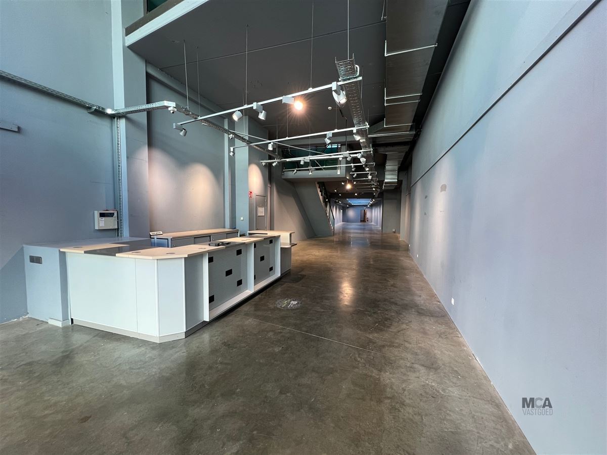 Commercial à louer à Hasselt - photo 2