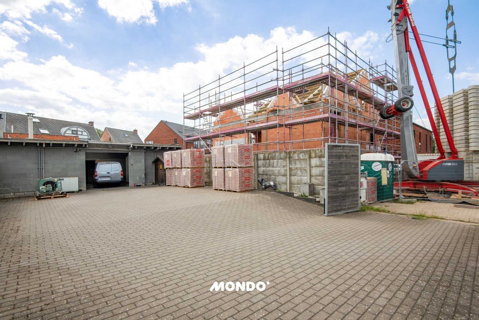 Multifunctioneel gebouw met woonst en commerciële mogelijkheden te Ruisbroek! - foto 4