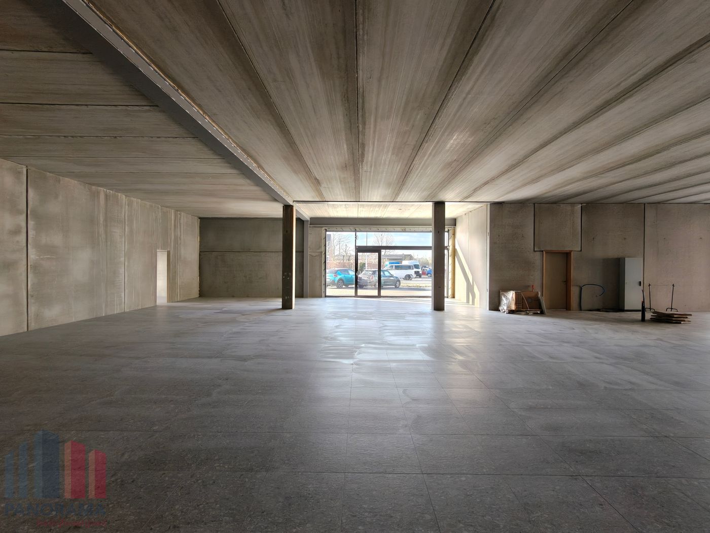 200 m² SHOWROOM/KANTOOR OP ABSOLUTE TOPLOCATIE IN ZEDELGEM - photo 3