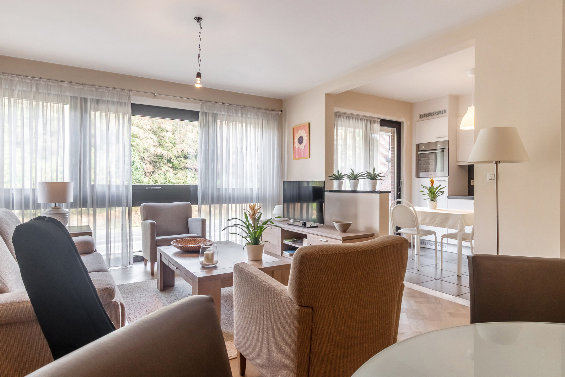 Lichtrijk appartement met autostaanplaats en prachtig zicht - foto 5