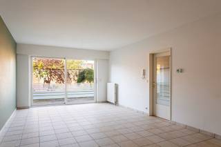 Prachtig opbrengsteigendom (vergund) bestaande uit 4 2-slk appartementen en 4 bijhorende garageboxen.Stabiel verhuurd.Locatie:Centrale ligging te...