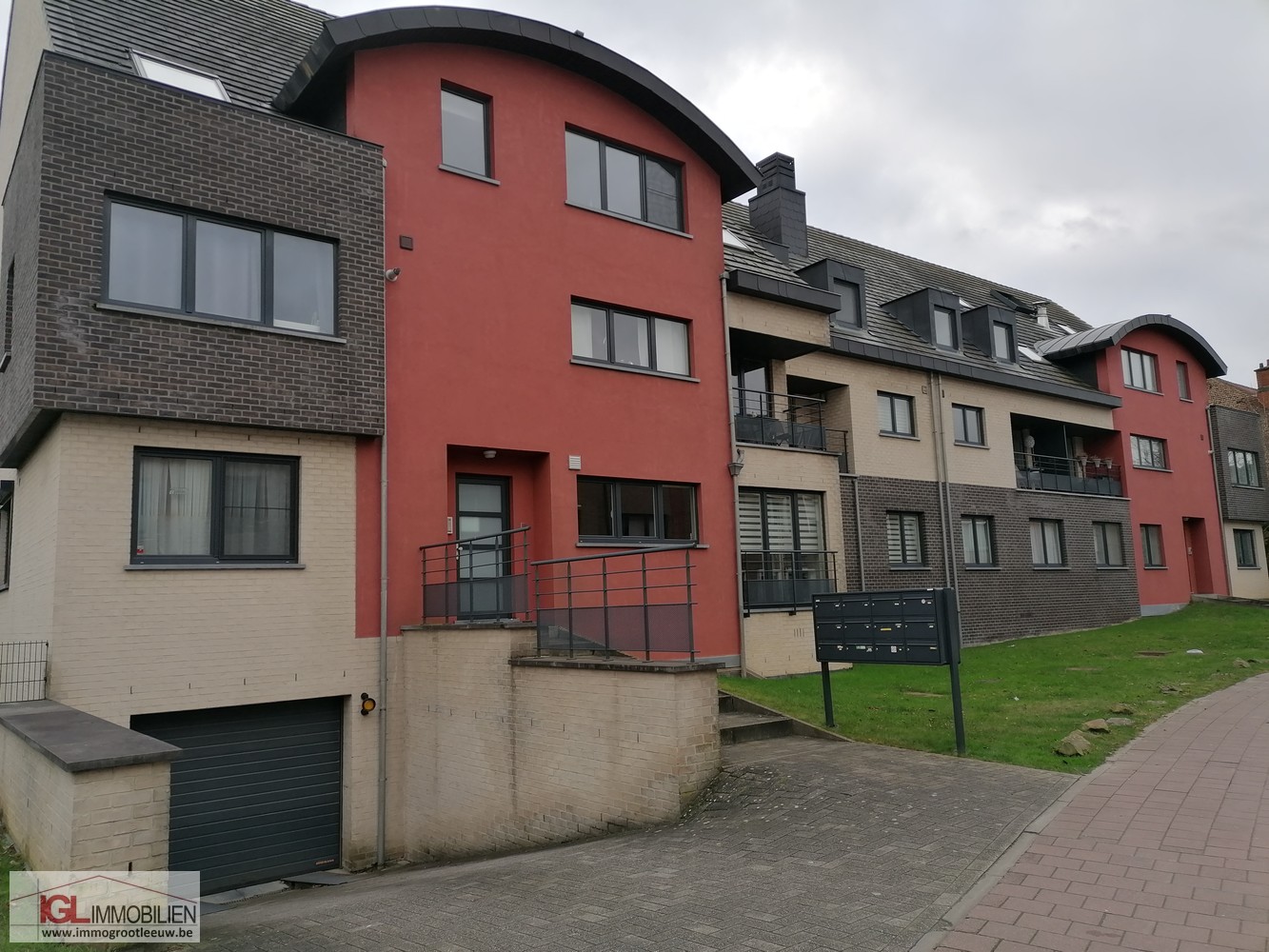 Emplacement dans un immeuble récent de 2009 à LOUER! - photo 5