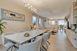 Op zoek naar een instapklare woning die comfort, luxe én een uitstekende ligging combineert? Deze recente bijna-energieneutrale nieuwbouwwoning...