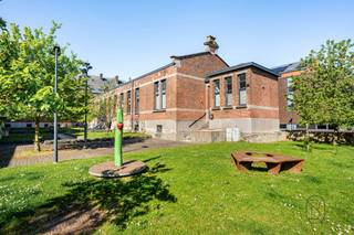 Ideaal gelegen nabij alle voorzieningen, in een rustige en centrale omgeving in het hart van de stad Doornik, bestaat deze prachtige...