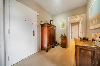 Visites et renseignements au 0484/06.1000Appartement lumineux avec terrasse dans un écrin de verdure – Belle JardinièreDans le quartier très apprécié...