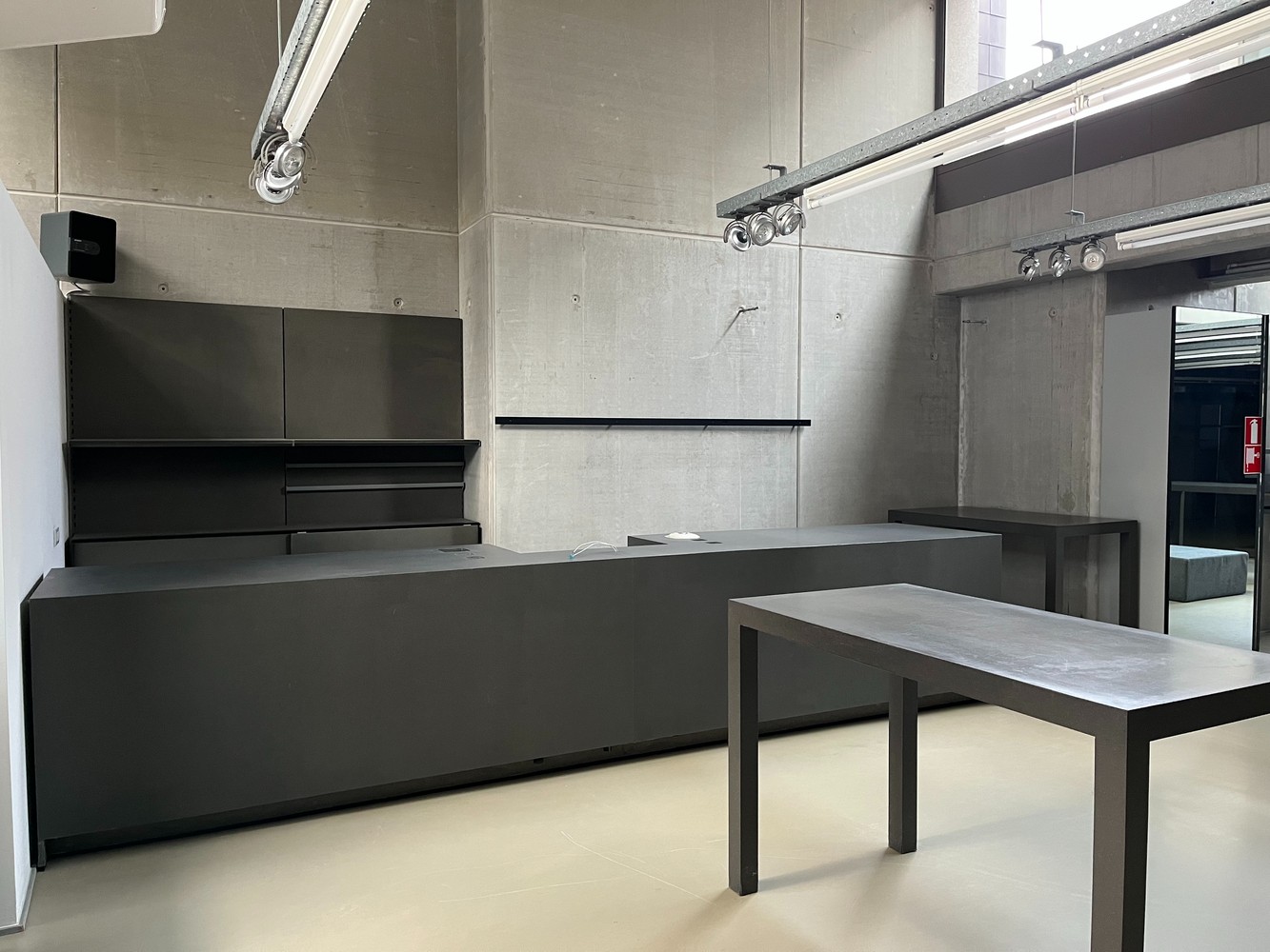 Nieuw : Handelspand (GLVL)  met achteraan gebouw privé parking - foto 4