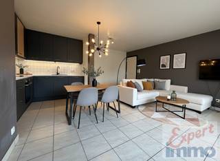 Compact en gezellig 1 slaapkamer appartementje (1ste verdieping) : leefruimte, met keukenhoek, aparte slaapkamer, aparte badkamer met...