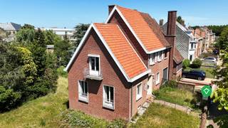 Op een toplocatie in Nieuwpoort, langs een charmante boombeklede laan, vindt u deze authentieke woning met tal van mogelijkheden. Dankzij de...