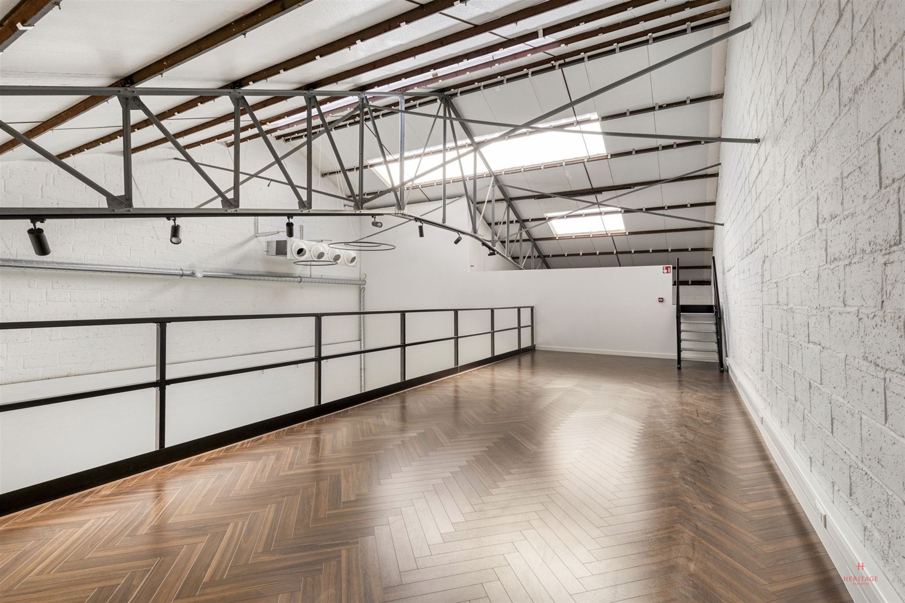 Ruime multifunctionele handels- of bureauruimte van 200m² - foto 4