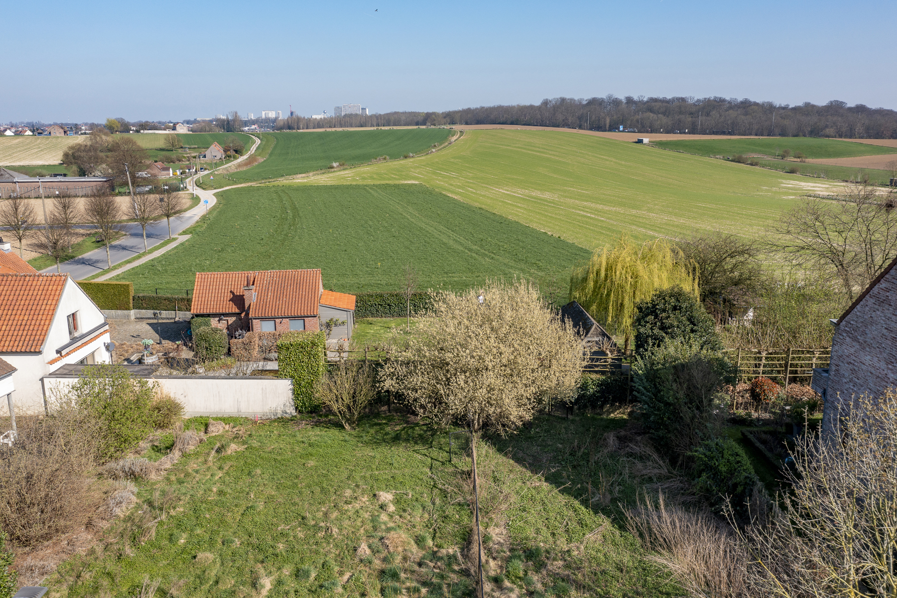 Bouwgrond voor het bouwen van een vrijstaande woning. - foto 1