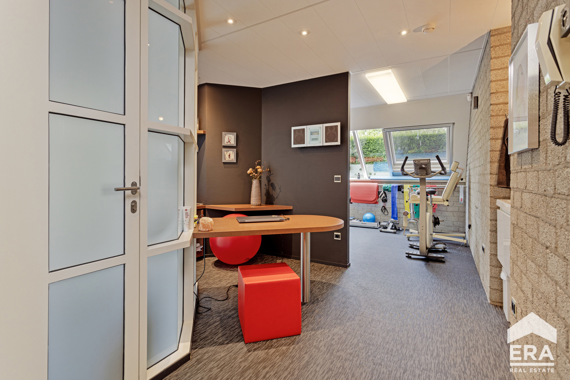 Commercial for rent in Eindhout - photo 5