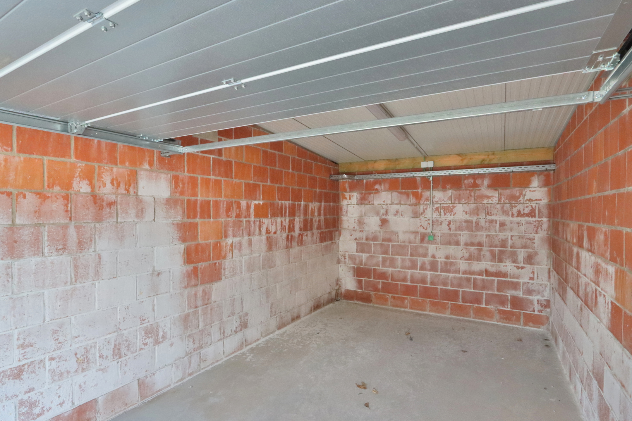 Garagebox met elektrisch oplaadpunt te huur!  - foto 4