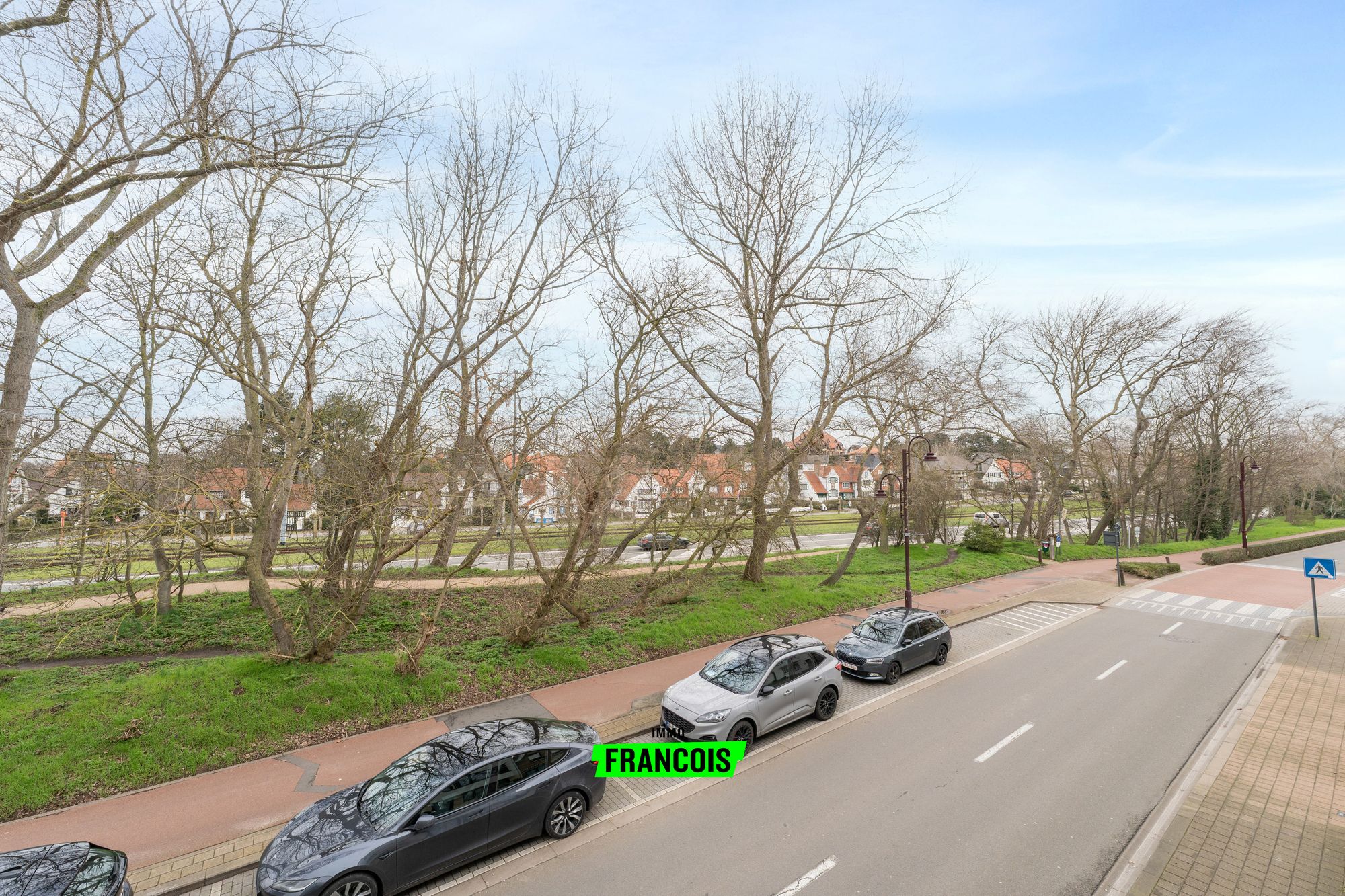 Te koop: Uniek herenhuis met garage te centrum De Haan! - foto 3