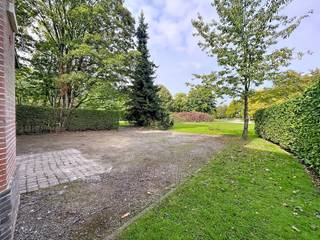 Charmante woning (voormalig koetshuis) aan het golfterrein in Wommelgem.Naast de golf is er een groepering van vier woningen, deze woning is er hier...