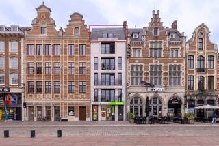 Ervaar luxe en gemak in dit instapklare dakappartement met een energielabel A, gelegen op de iconische Grote Markt van Lier. Geniet dagelijks van...