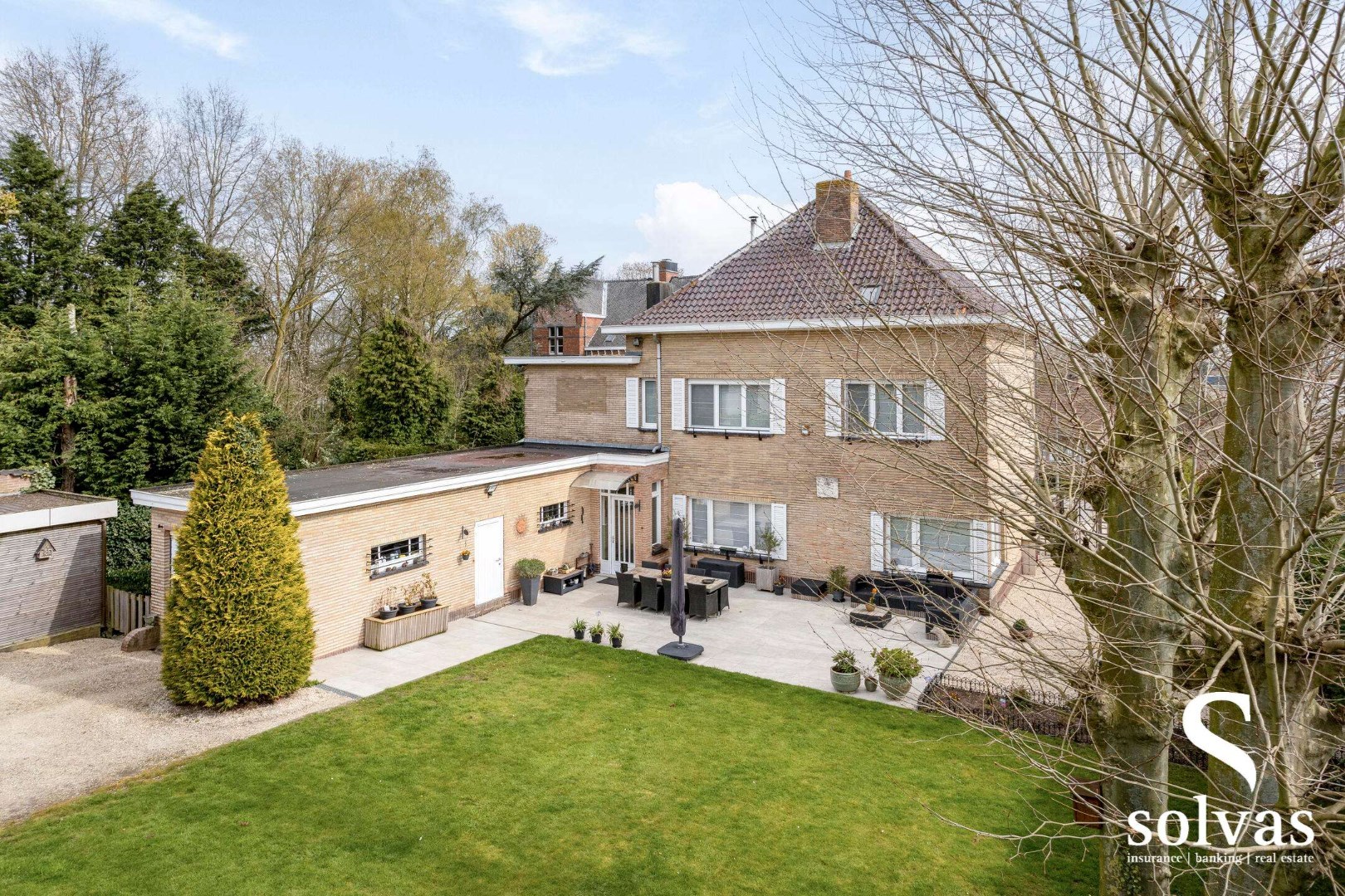 Exclusieve villa met karakter op riant perceel in hartje Zomergem - foto 4