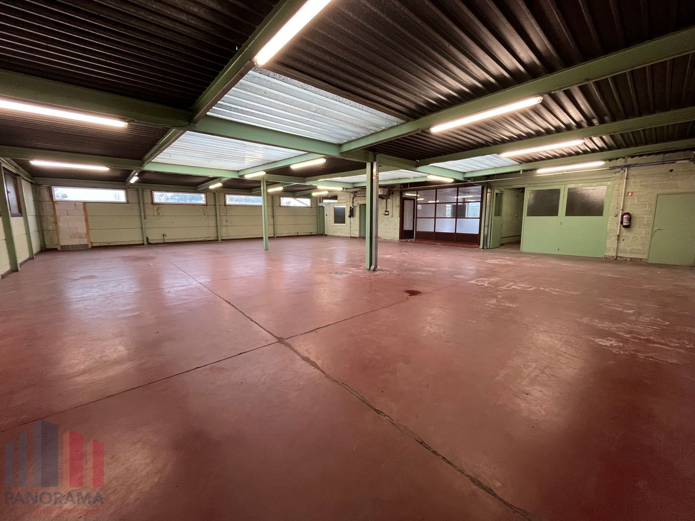 Functioneel magazijn van 575 m² op toplocatie in Beervelde nabij de E17. - foto 3