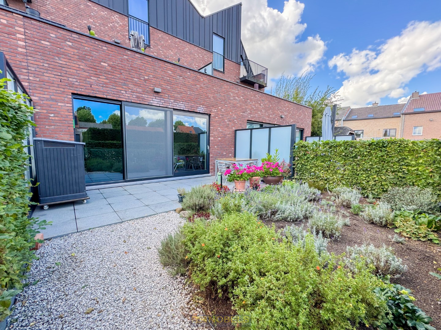 Te koop, Gelijkvloers appartement met tuintje en autostaanplaats te Oudenaarde - photo 3