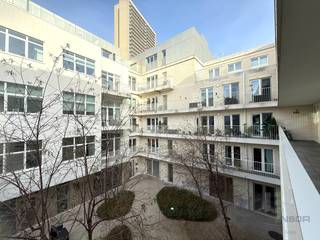 Rustig genieten van uw welverdiend pensioen aan zee, ook als u wat minder mobiel bent? Dat kan in deze nieuwbouw assistentieflat te...