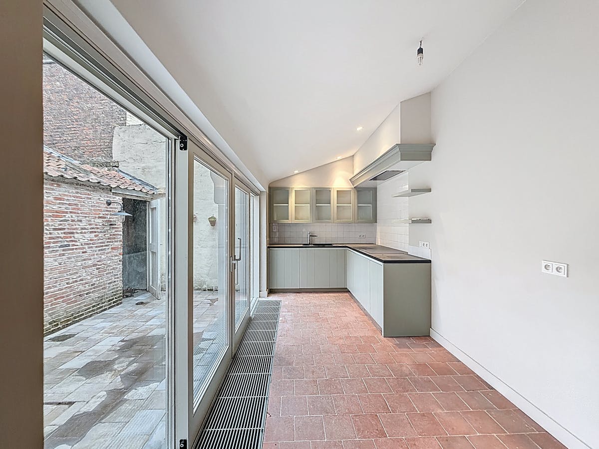 Rijwoning met 2 slaapkamers op pittoreske ligging in Brugge te huur - foto 1