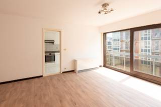 Ruim appartement met 2 slaapkamers op wandelafstand van de Zeedijk van Middelkerke. Gezellige en lichtrijke woonkamer, aparte keuken met alle...