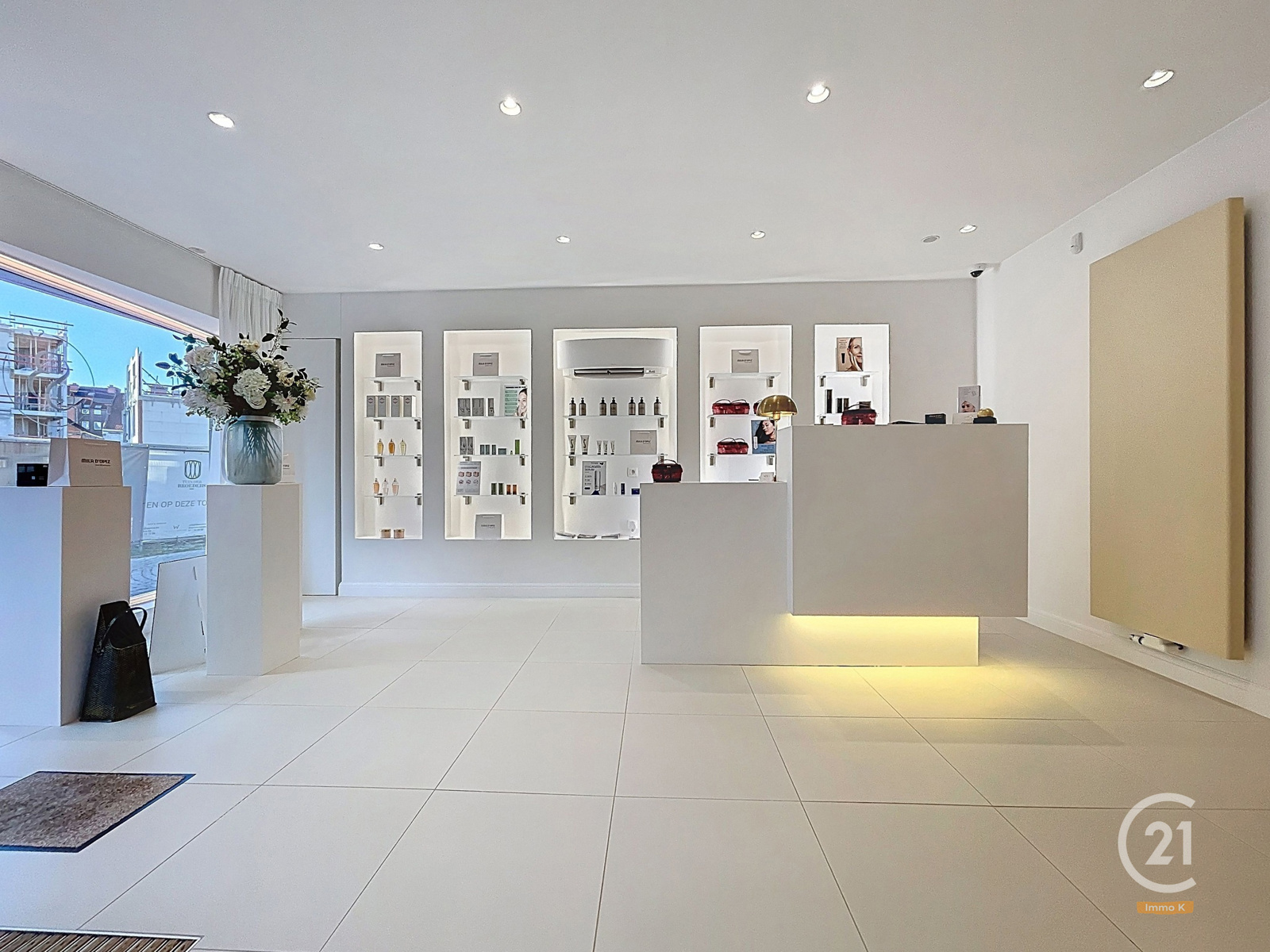 Instapklaar handelspand op toplocatie in bruisend centrum - foto 1