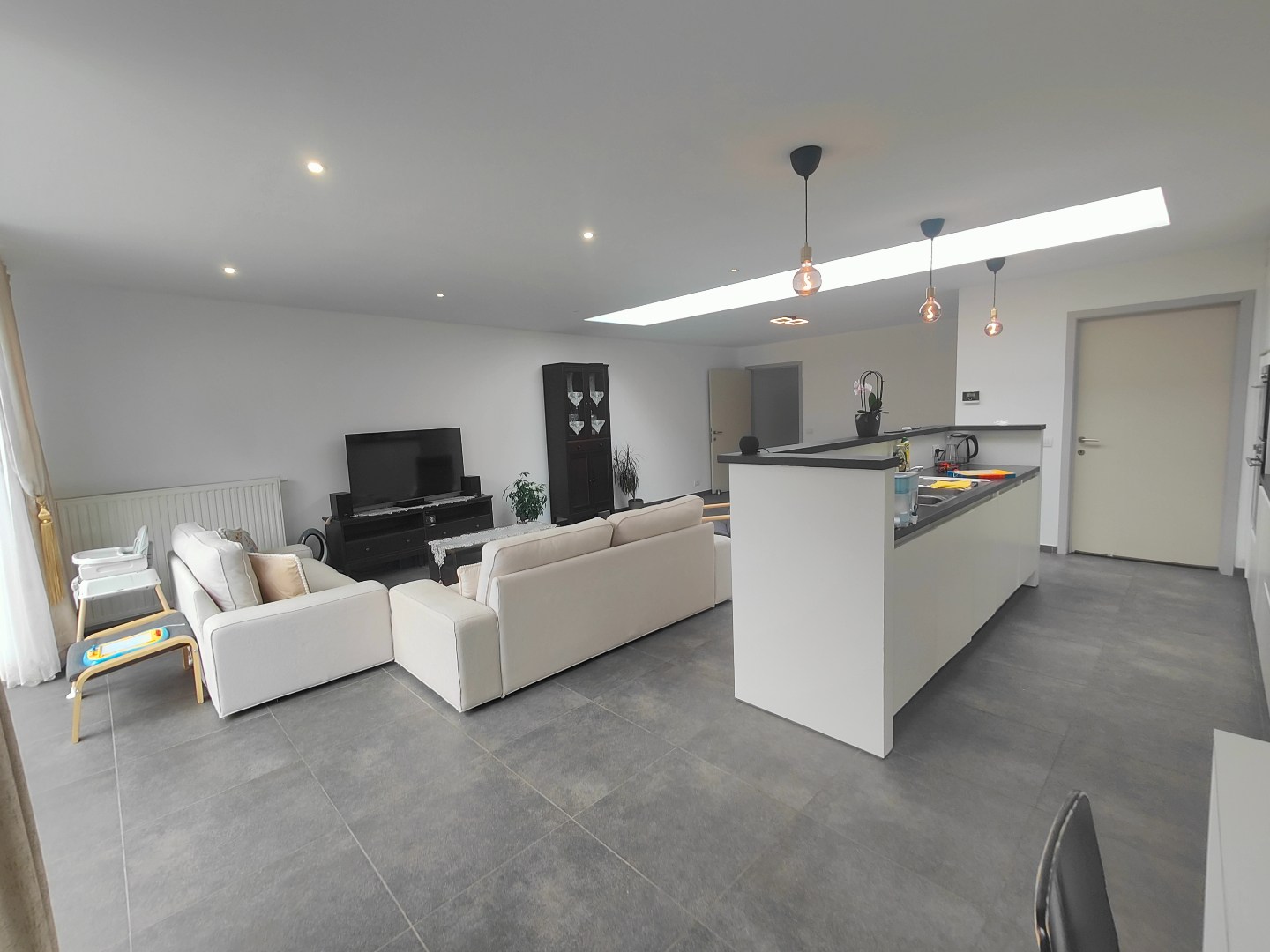 Ruime en centraal gelegen woning in Zeveren. - foto 4