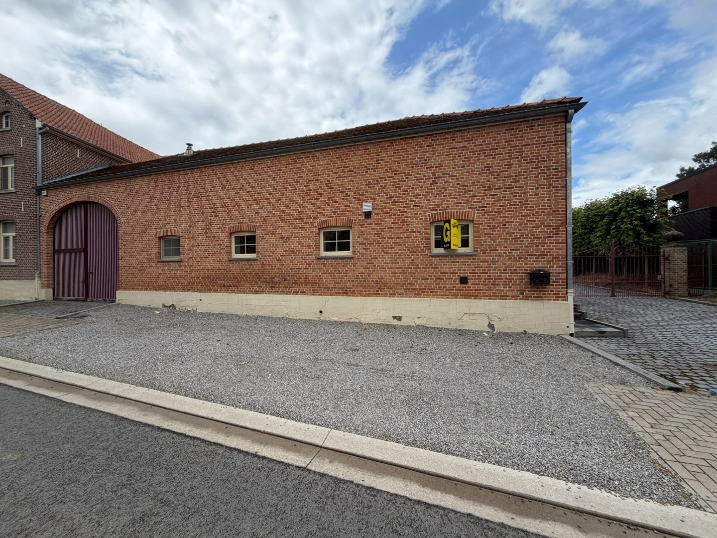 Bijzonder charmante benedenwoonst met 1 slaapkamer, veranda, terras en twee autostandplaatsen - foto 5