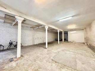 Een ruim magazijn te huur van ca. 180 m² gelegen aan de Onze‑Lieve‑Vrouwestraat 46 in het hart van Mechelen. Dit magazijn biedt een ideale...