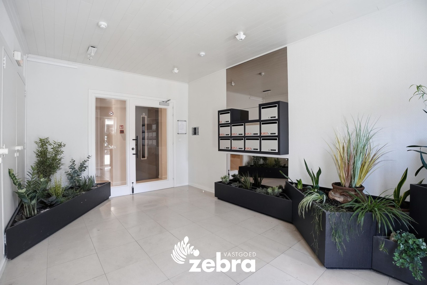 Appartement met 2 slpk en 2 terrassen in hartje Roeselare! - foto 2