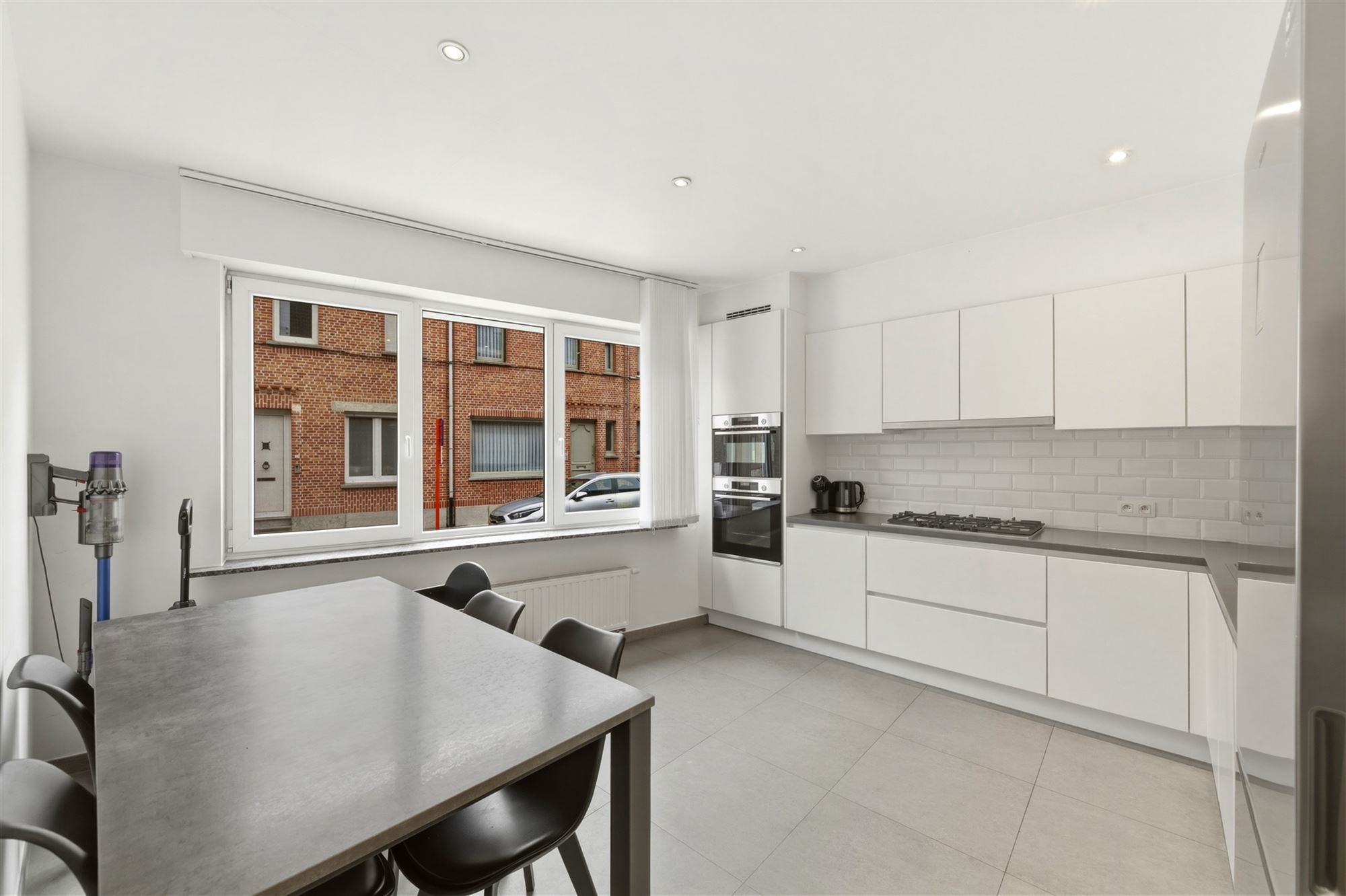 Instapklare woning met 3 kamers, terras en ruime garage - foto 4