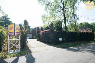 Bent u op zoek naar rust, ruimte en natuur?Deze gelijkvloerse woning op een prachtig perceel van 13a22ca in een groene, landelijke omgeving is een...
