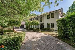 Op een uitstekende locatie te Keerbergen bevindt zich deze prachtige, tijdloze villa met een bewoonbare oppervlakte van 478 m² op een perceel van...