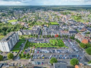 HANDELSPAND MET EEN BRUIKBARE OPP. VAN 325 M² IN CENTRUM LANAKEN !We vinden dit handelspand met een bruikbare oppervlakte van 325 m² terug in...