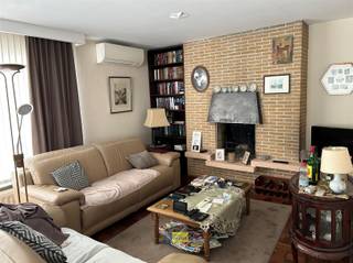 Verrassend ruim appartement van 128m² met 3 grote slaapkamers en balkon gelegen op de 3de en hoogste verdieping van een klein gebouw met lift...